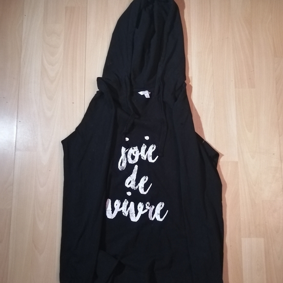 Sweaters - Picture 4 of 4